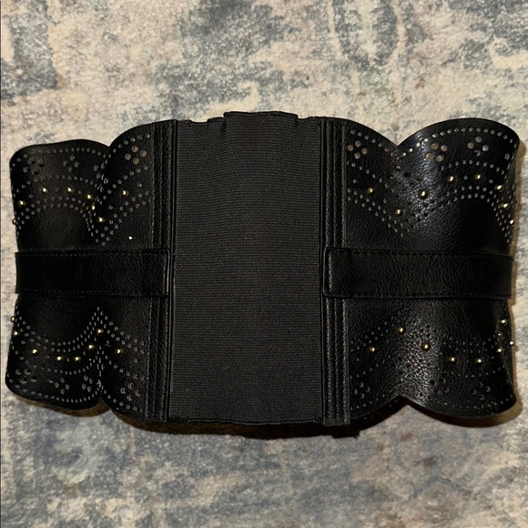 bebe Black Triple Buckle Belt - Picture 5 of 11